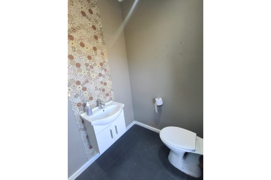 To Let commercial Property for Rent in Berea Eastern Cape